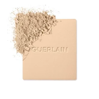 Base de maquillaje compacta mate de alta perfección